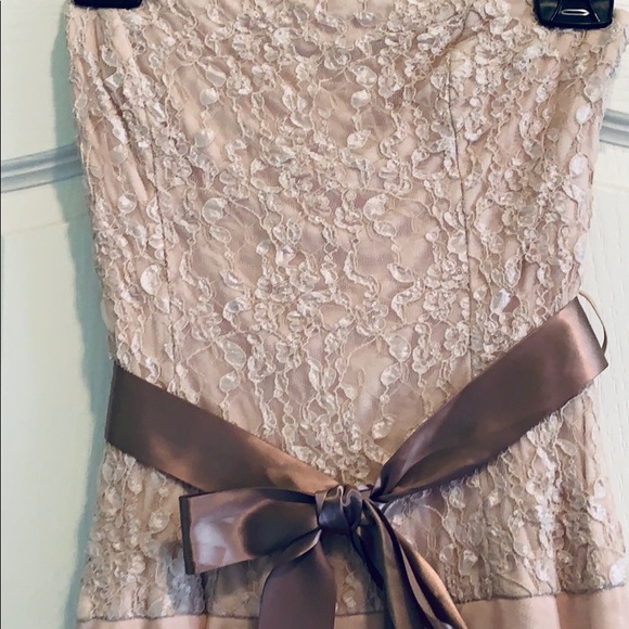 Pink lace dress - Picture 6 of 7